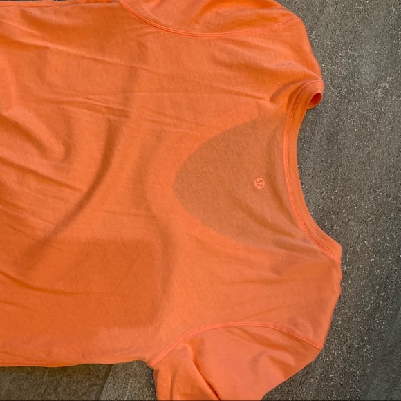 Lululemon t shirt - Picture 3 of 3